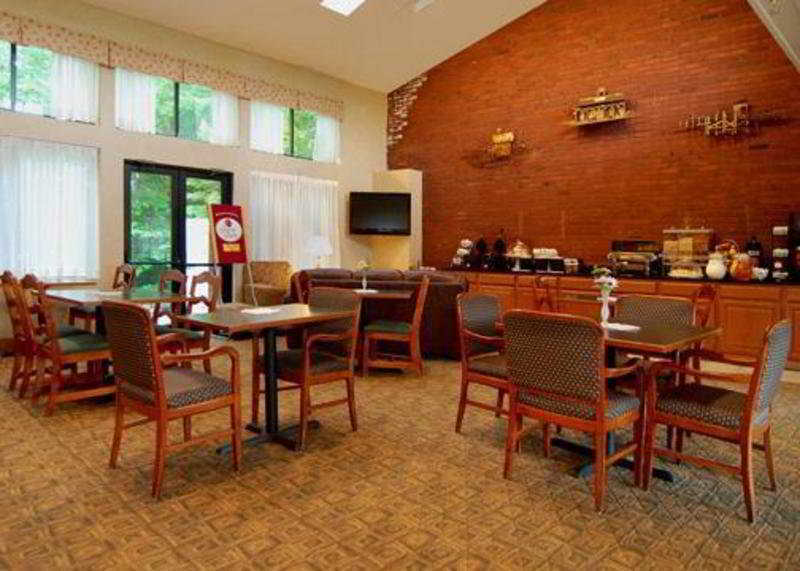 Comfort Suites South Burlington Near University Zewnętrze zdjęcie