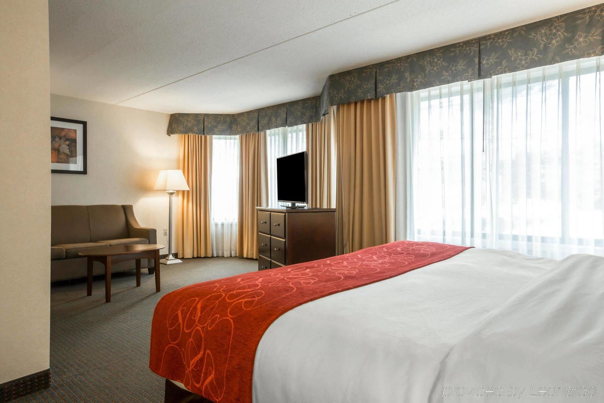 Comfort Suites South Burlington Near University Zewnętrze zdjęcie