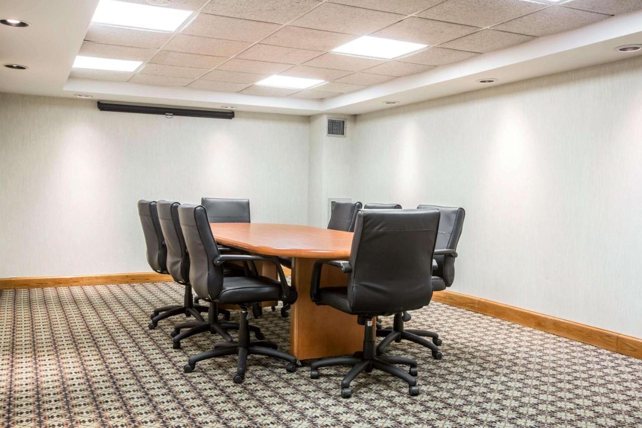 Comfort Suites South Burlington Near University Zewnętrze zdjęcie