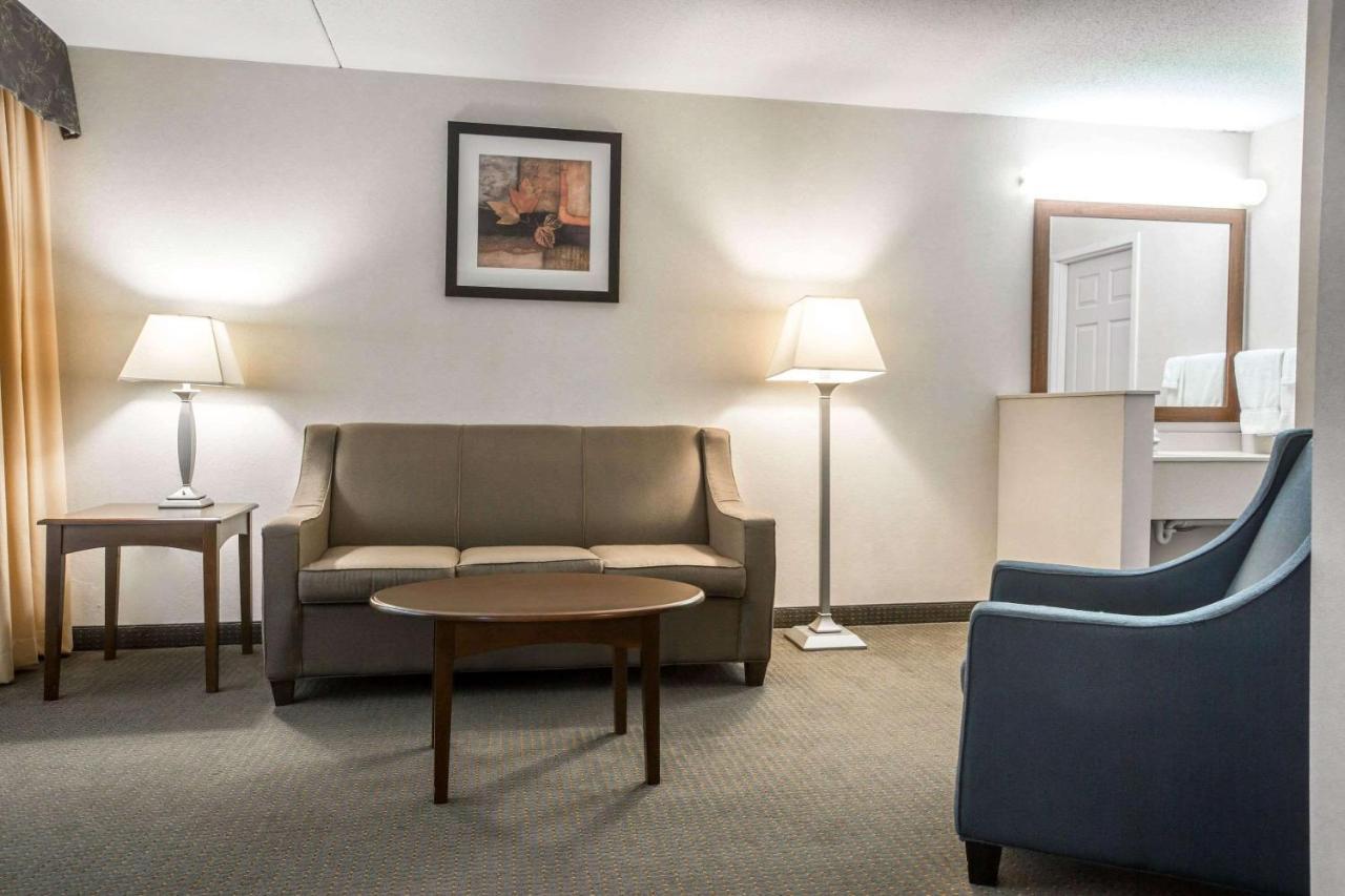 Comfort Suites South Burlington Near University Zewnętrze zdjęcie